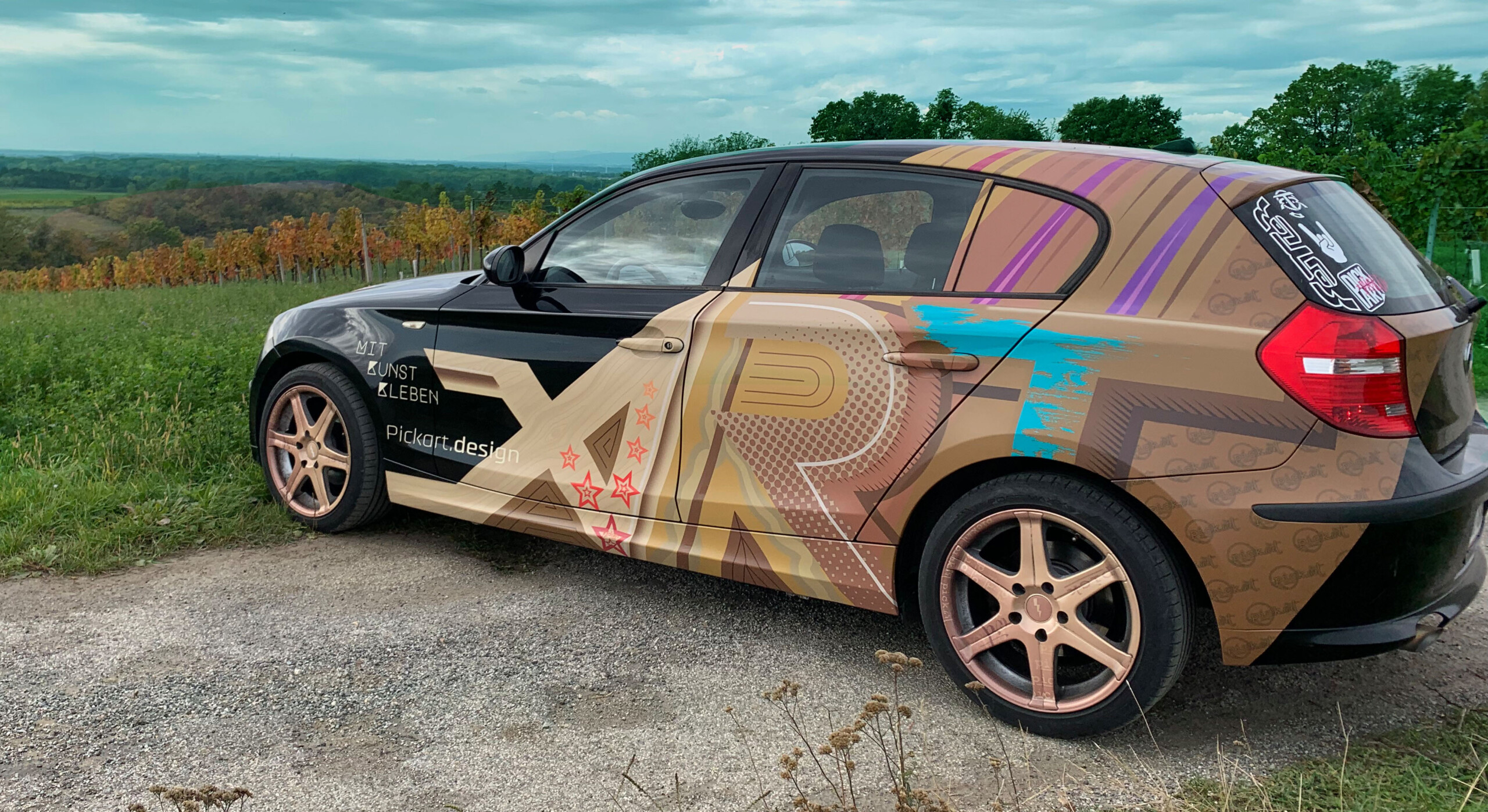 BMW car wrap design by pick.art