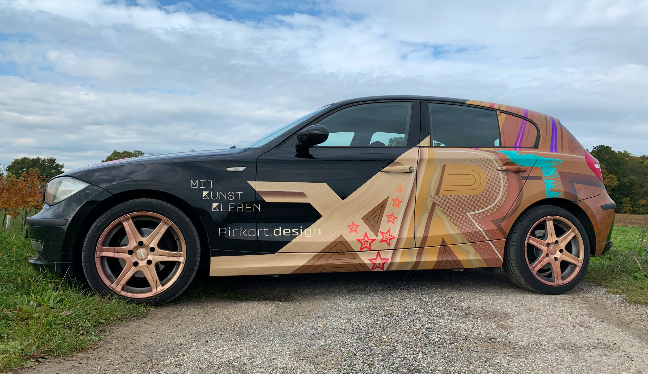 BMW car wrap design by pick.art